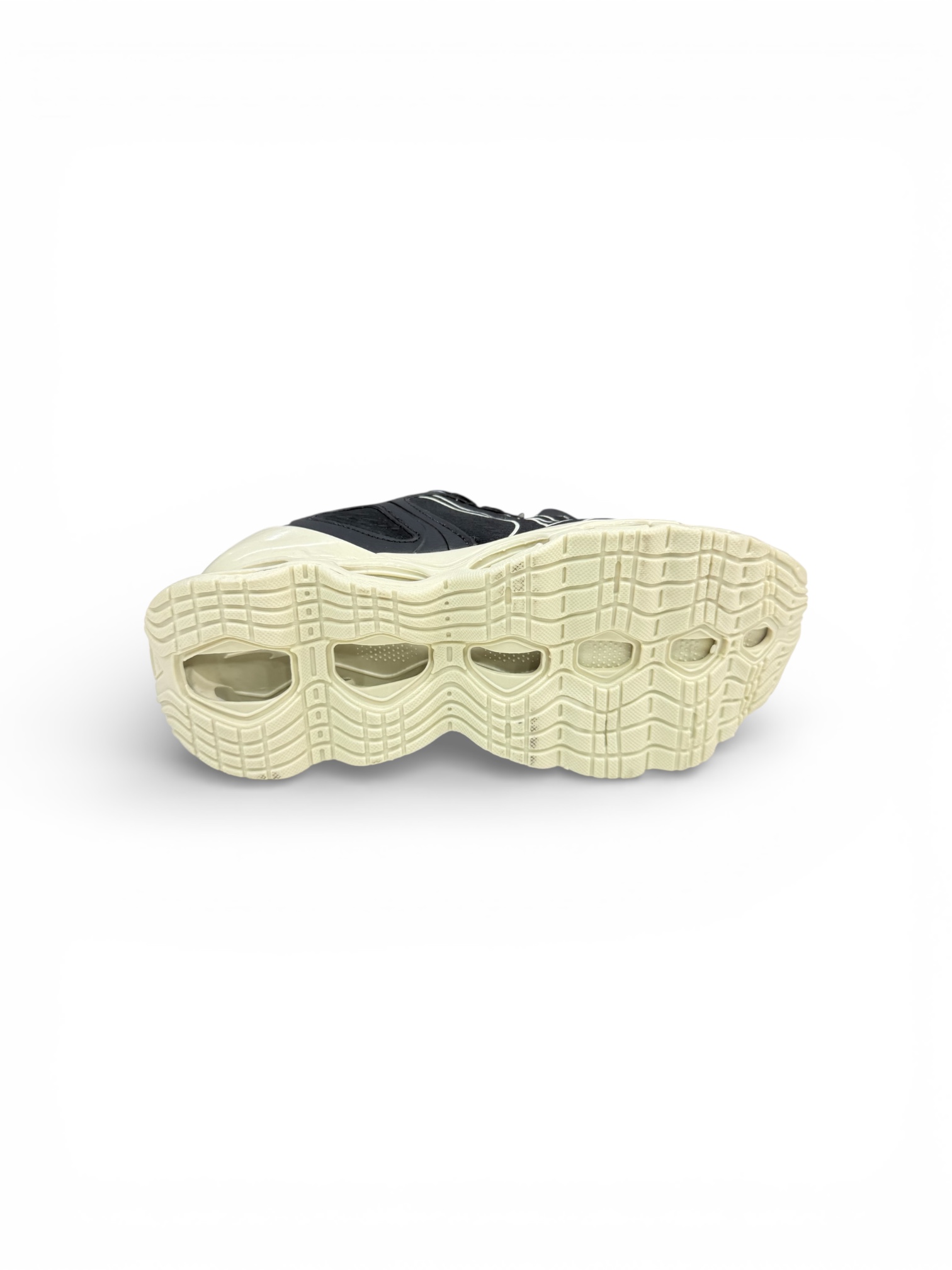 Mizuno 14 ( PRETO BEJE)