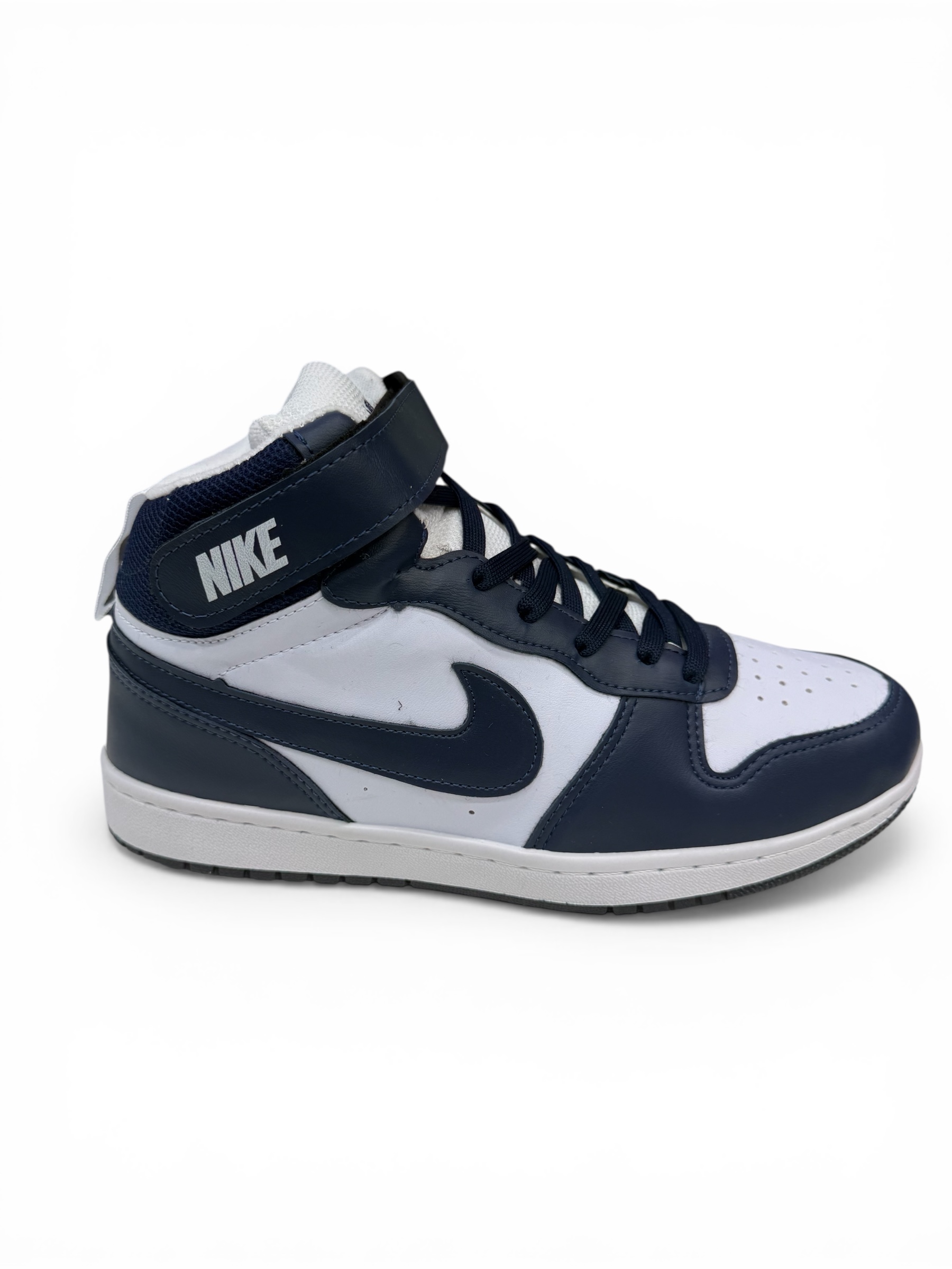 NIKE BOTA BOROUGH ( MARINHO BRANCO)