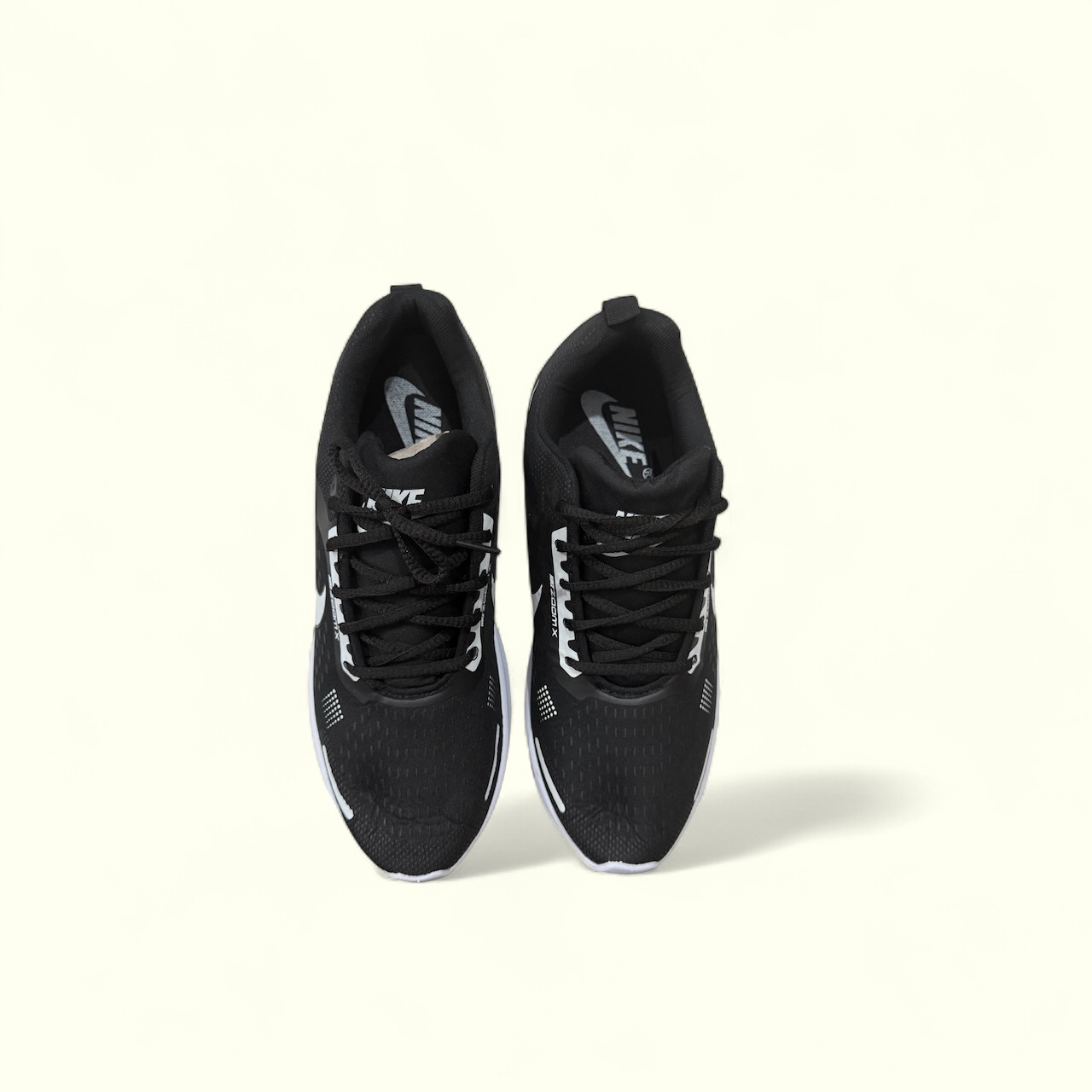 NIKE ZOOM X ( PRETO BRANCO)